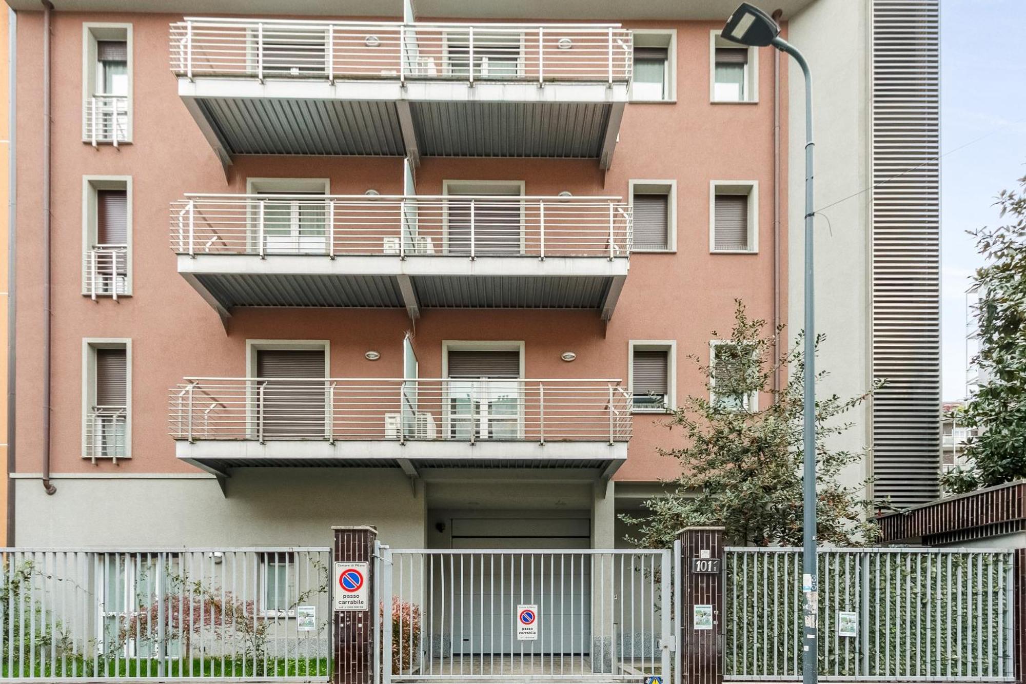 Rentopolis Apartments - Palazzo Candiani Mediolan Zewnętrze zdjęcie